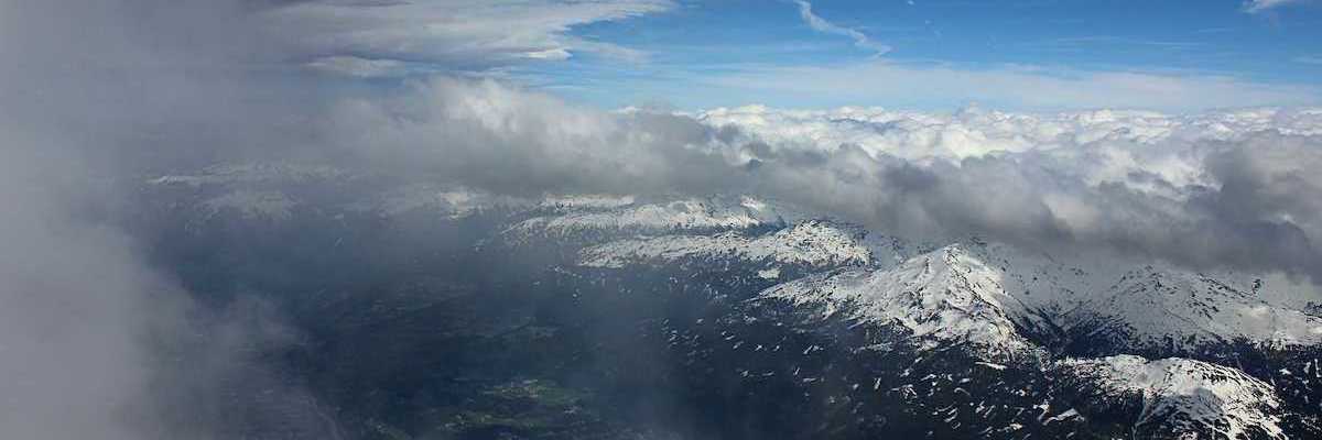 Flugwegposition um 15:00:05: Aufgenommen in der Nähe von Gemeinde Kirchberg in Tirol, 6365 Kirchberg in Tirol, Österreich in 3025 Meter